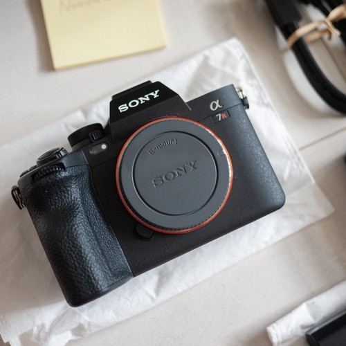 Sony A7R V 61MP Full-Frame Camera A7R5 ILCE7RM5 Boxed A1 Shutter Count 688 Only - Picture 18 of 24