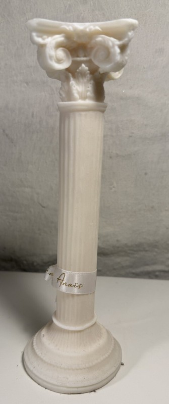 Anthropologie Anais New York Extraordinary Roman Column Candle