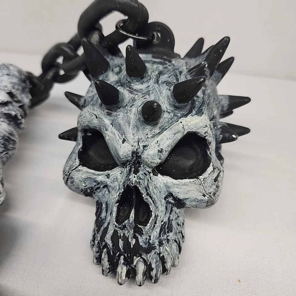 Disfraz medieval vintage calavera mayal maza y cadena esqueleto rubíes de plástico 1995 Foto 2 de 4