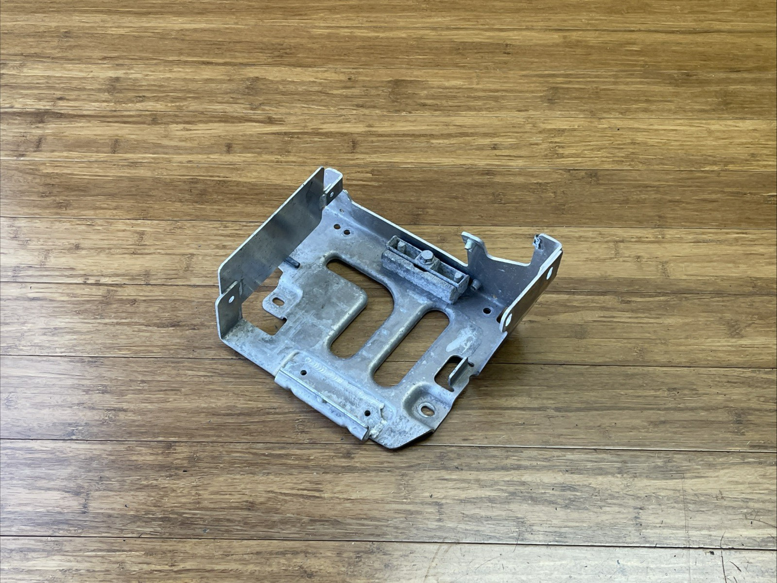 2016-2017 BMW i8 I12 Battery Tray Housing Box Support Mount Bracket OEM