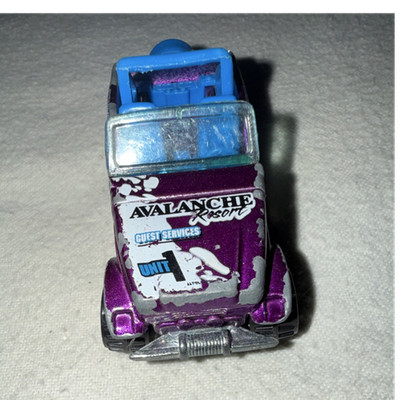 Hot Wheels Avalanche Resort Guest Services Diecast Car Purple