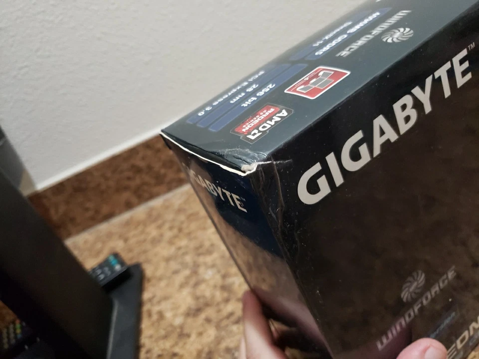 Gigabyte AMD Radeon R9 270X GDDR5 OC Graphics Card GPU GV-R927XOC-4GD 4096mb - Image 2 of 4