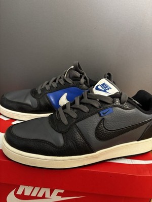 Nike Ebernon Low / Schwarz, Blau, Weiß / Gr. 42