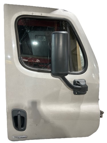 FREIGHTLINER CASCADE PASSENGER SIDE DOOR INCLUDING MIRROR