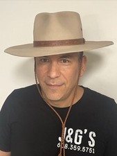 Akubra "The Territory" Australian Hat, Sand, size Medium, 57 W/Leather Strap