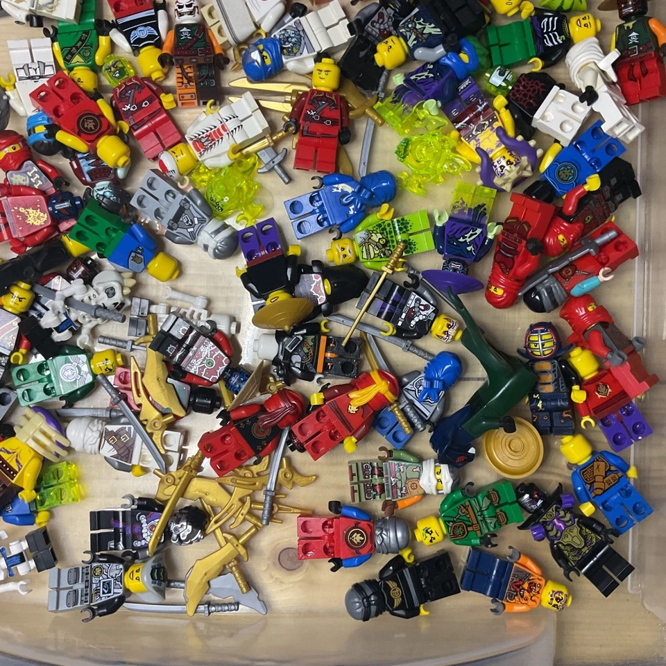 Lego Ninjago Minifigure Bundle Approximately 100 Genuine Lego Minifigures - Image 3 of 4