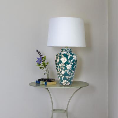 Keramik Lampenfuß, Chinoiserie weiß Tischlampe, blau-weiße Lampe, Grandiflora