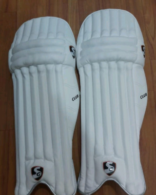 SG CLUB LITE BATTING PADS