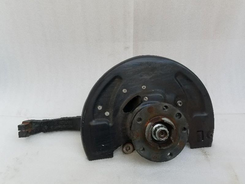 2016 BENTLEY DRIVERS SIDE FRONT LH SPINDLE KNUCKLE 3Y0407257A