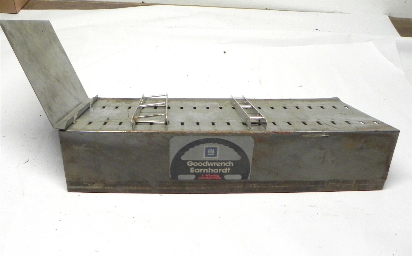 VINTAGE GOODWRENCH EARNHARDT GM CHEVY CADILLAC DEALER PARTS CATALOG HOLDER RACK