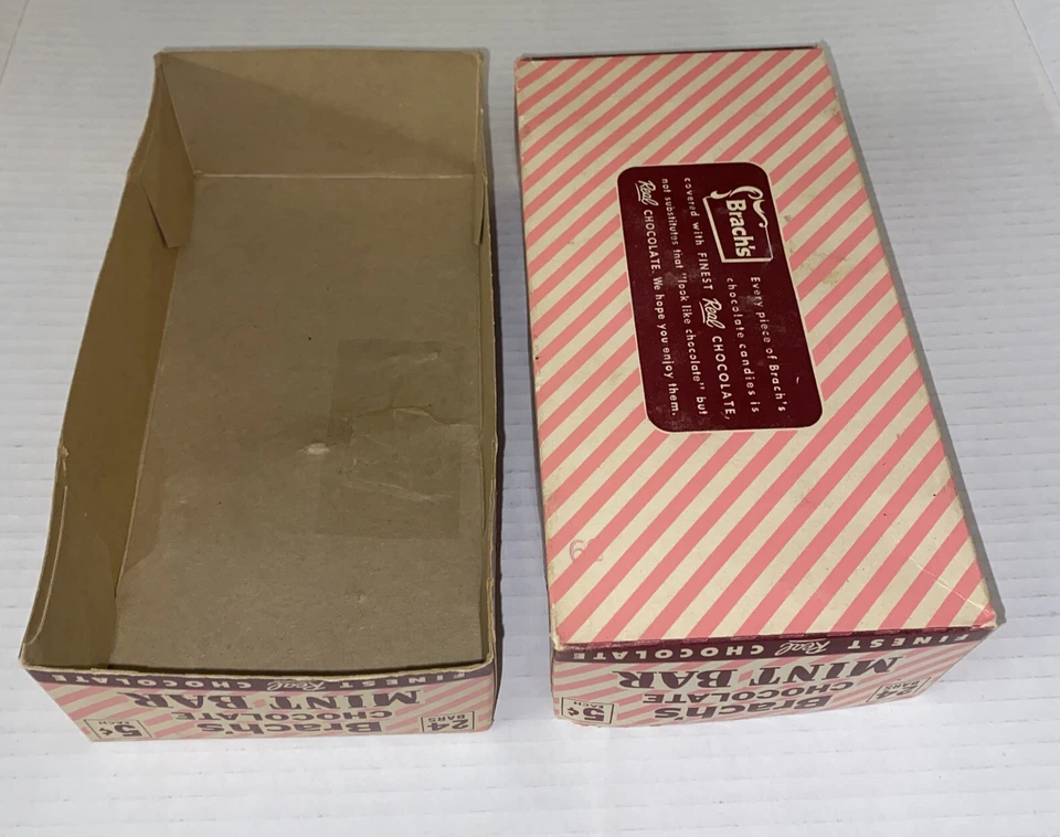 Barras de menta de chocolate Brachs vintage litografía caja de dulces vacía rayas rosas utilería de película Foto 4 de 4