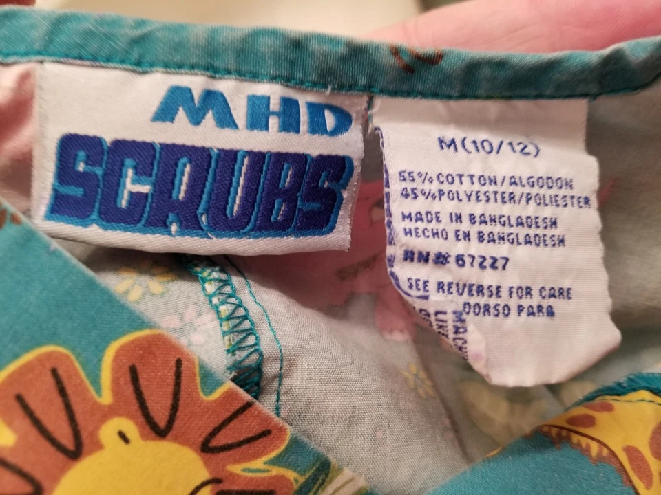 MHD Scrubs Womens Top Blouse Shirt M Medium 10/12 Elephant Monkey Giraffe Lion - Image 2 of 3