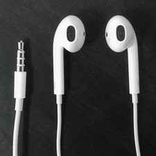 Apple EarPods MD827LL/A with Remote and Microphone - White
