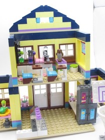 LEGO Friends: Heartlake High 41005 High School Classrooms