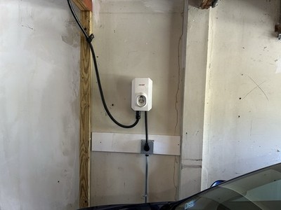 Solar Edge Smart EV Charger and heavy duty cord under warranty , read descriptio