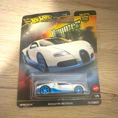 Hot Wheels Car Culture Hammer Drop Bugatti Veyron 2009 1:64 weiß blau ungeöffnet