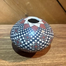 Vintage Mata Ortiz Seed Pot Signed Ani Rodriguez. Beautiful Geometric Design!
