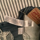 Levi's Women's Low Pro Straight Leg Medium Wash Mid Rise Jeans Knee Hole SZ 32 — photo 5