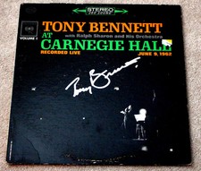 SINGER TONY BENNETT SIGNED AUTHENTIC AUTOGRAPH RECORD VINYL LP B w/COA PROOF