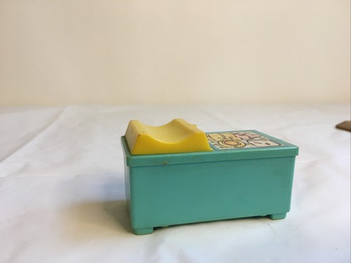 Cambiador Fisher Price Toys Little Baby 1972 vintage muebles para casa de muñecas - Imagen 3 de 6