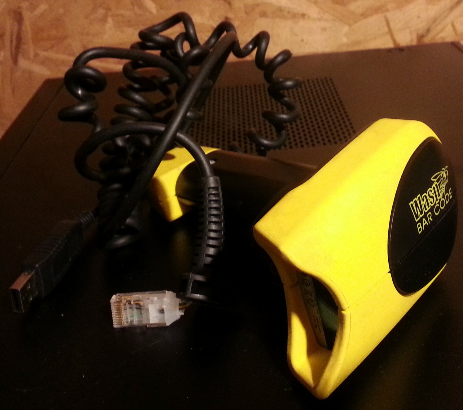WASP WLS 9000 BARCODE LASER SCANNER w/USB Cable - CORD DAMAGED