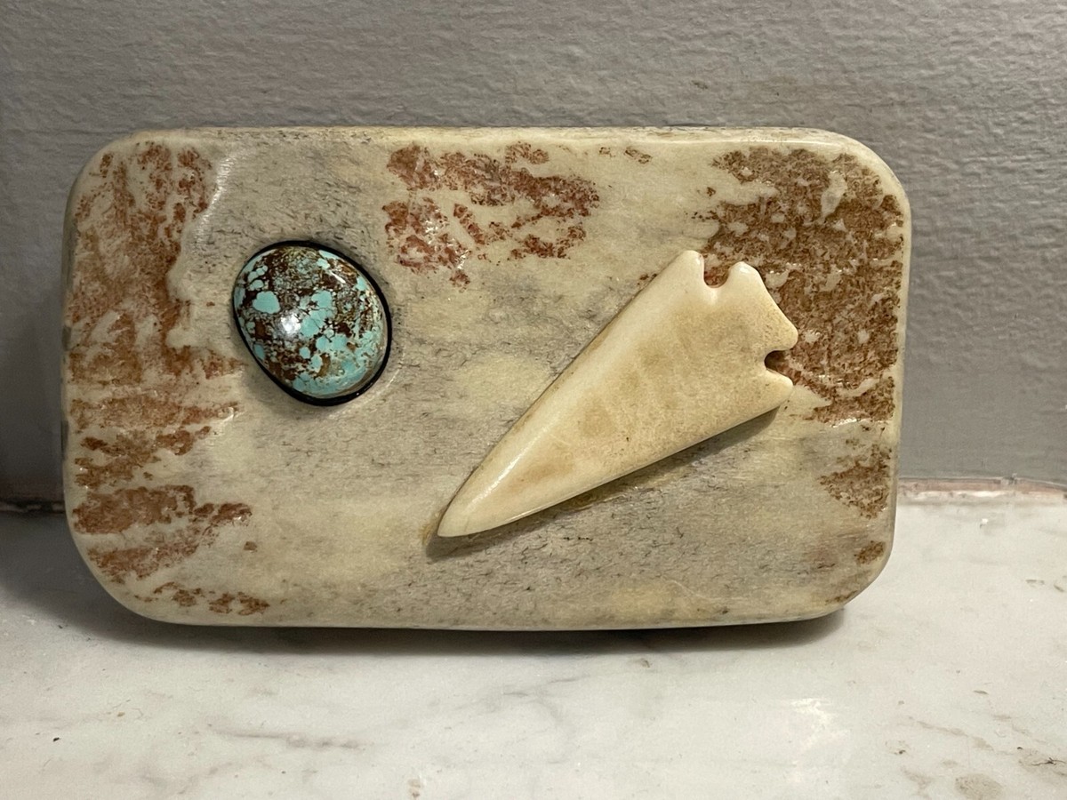 VINTAGE / ANTIQUE ANTLER BELT BUCKLE INLAID STONE + ARROW 
