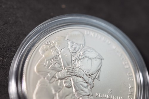 2011P MEDAL OF HONOR $1- IN ORIGINAL PACKAGING w COA-UNC-LOW- 44,000 MINTED - Picture 3 of 8