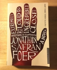 Extremely Loud and Incredibly Close by Jonathan Safran Foer (2005, Paperback)