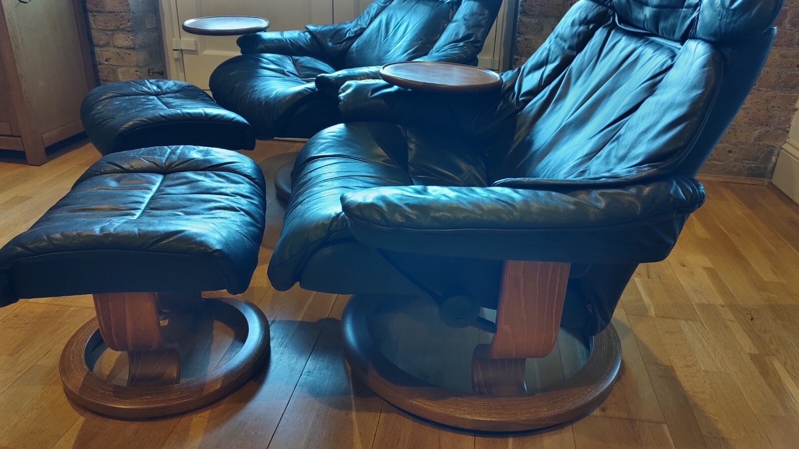 2 Ekornes Stressless Recliner Chairs, Footstools and Tables Dark
