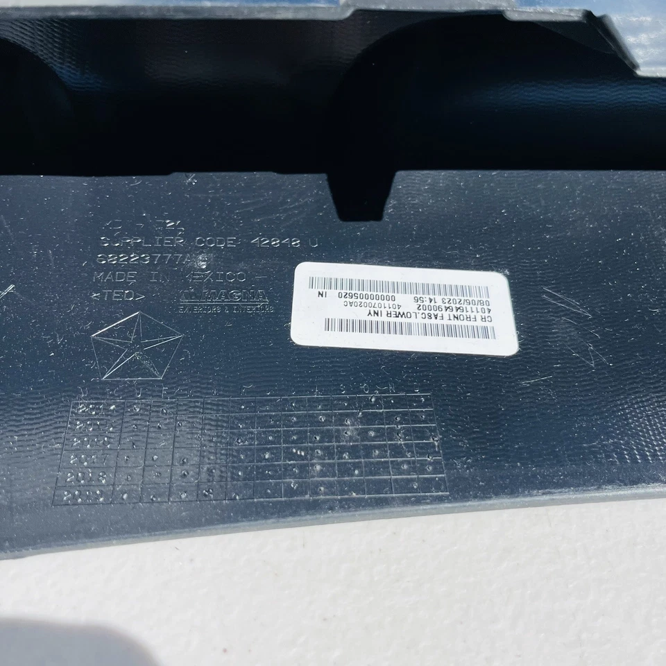 Fascia inferior delantera genuina Mopar 68223777AC OEM NUEVO para Dodge Journey 2014-2020 Foto 3 de 4