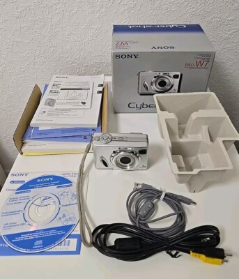 Sony Cyber Shot DSC-W7 Carl Zeiss Silber 7.2 Megapixel Digitalkamera 