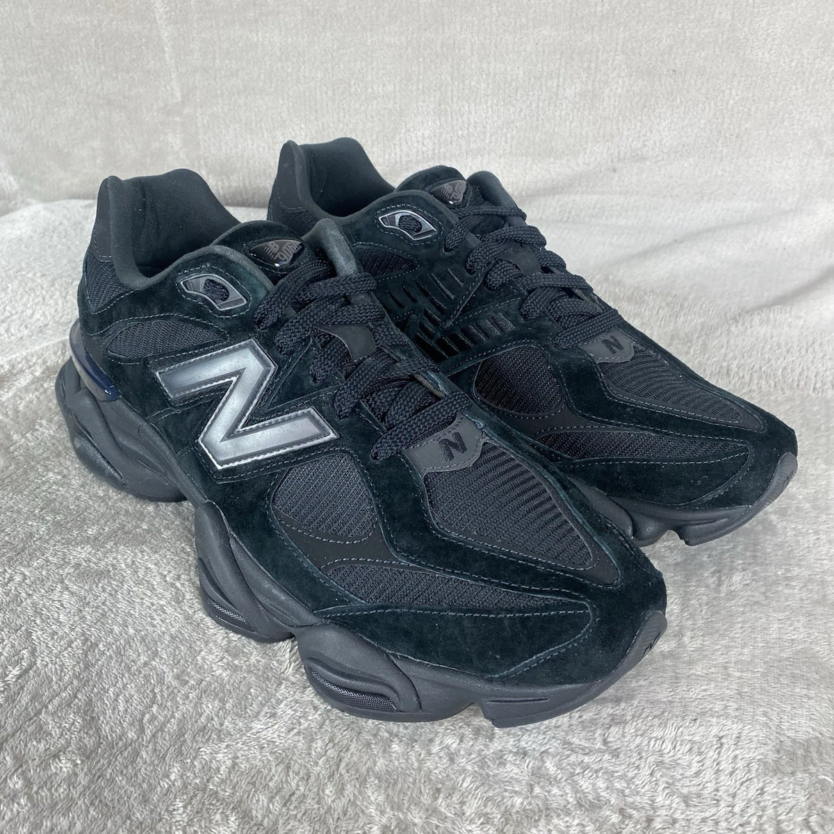 Preços baixos em New Balance 9060 Triple Black Suede | eBay