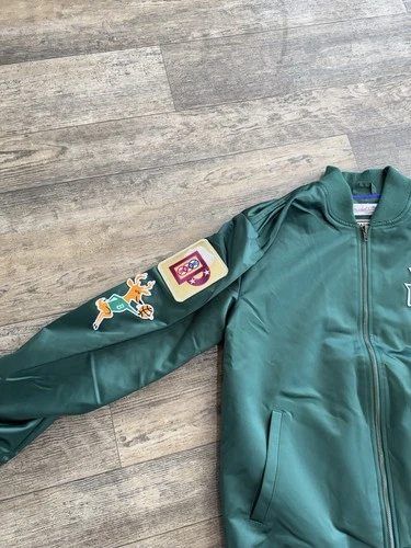 Milwaukee Bucks NBA Mitchell & Ness Zip Up Satin Style Jacket Men Size Medium  image 3