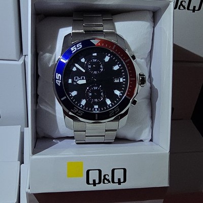 Q&Q Men's Quartz Chronograph Date Black Dial Silver Bracelet Sport Watch