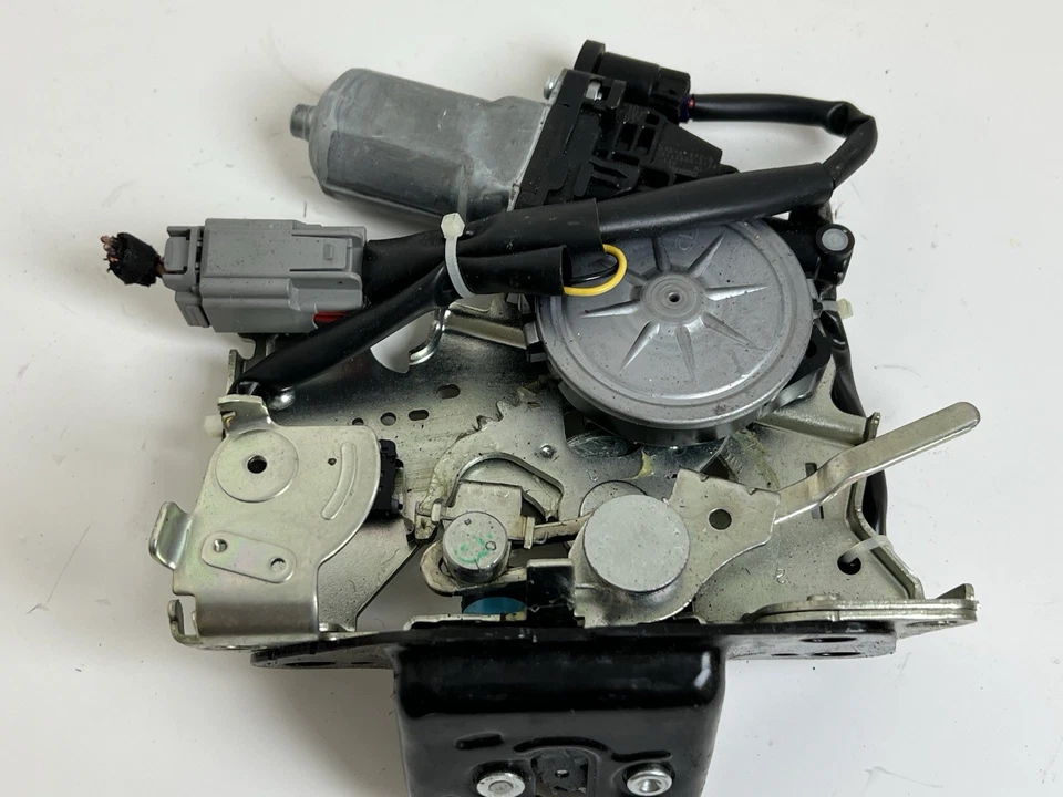 2014 JEEP CHEROKEE TAILGATE LOCK ACTUATOR W/MOTOR OEM - Image 4 of 4