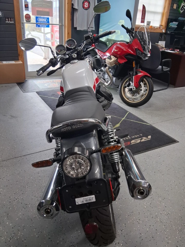 2023 Moto Guzzi V7 Special - Image 3 of 4