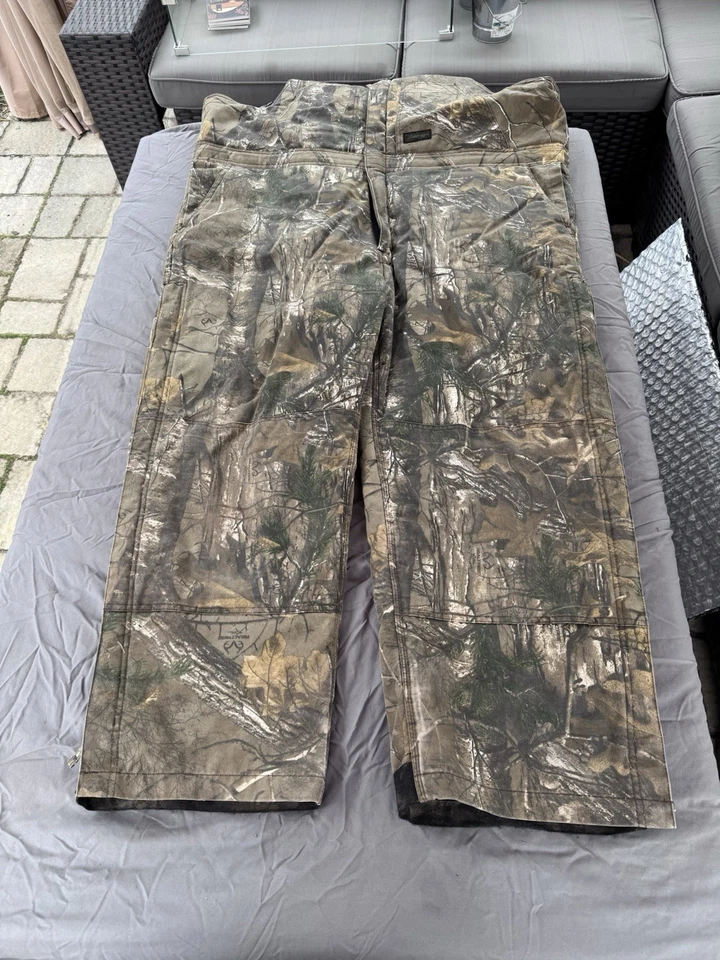 Mono con tirantes Liberty resistente para exteriores camuflaje aislado - talla 2X-grande Foto 4 de 4