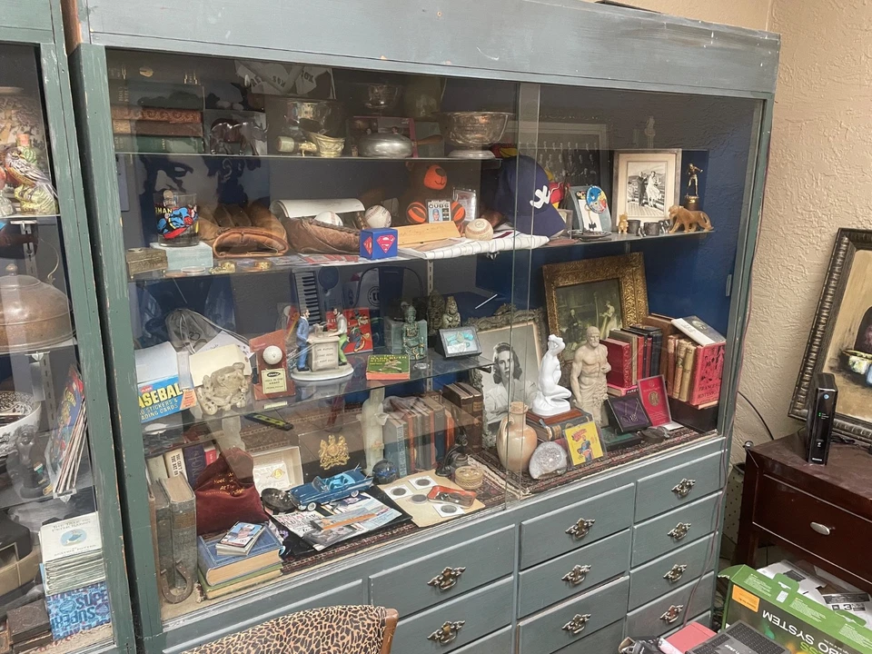 2 vitrinas de pino puertas de cristal, cajones de madera, hechas a mano 23 cajones grandes iluminados Foto 3 de 4