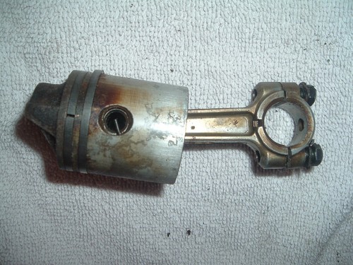 Vintage Johnson Seahorse 2.5 hp HD 20 piston & connecting rod - Picture 2 of 2