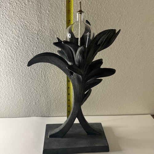 Gorgeous Decorative Oil Lamp - Picture 2 of 3