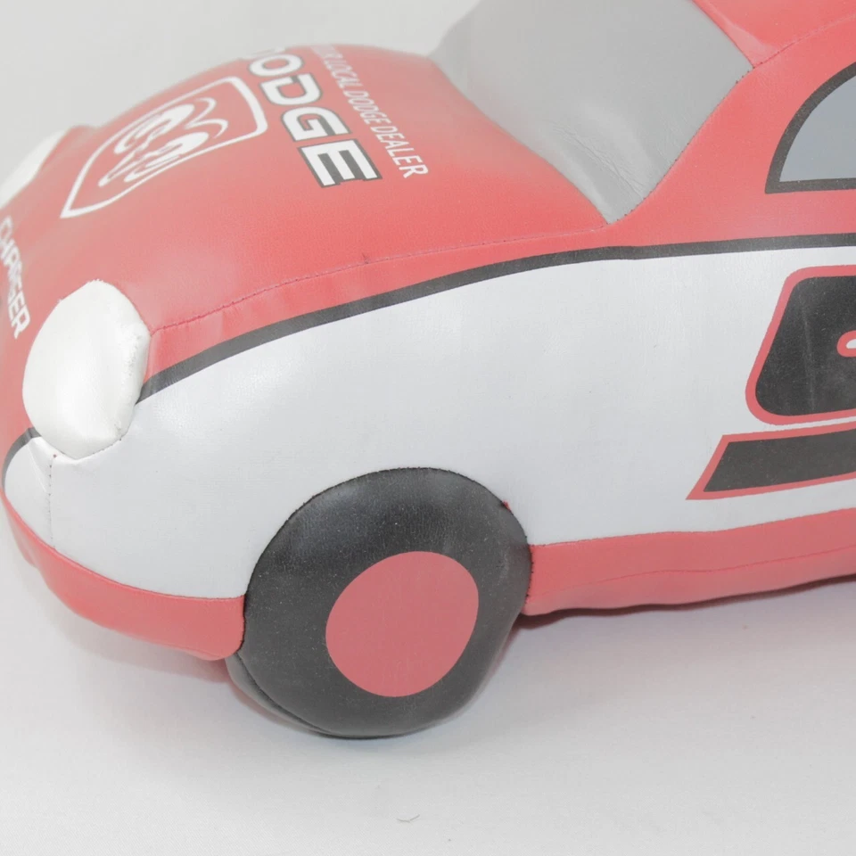 Almohada de felpa de vinilo en forma de Nascar Dodge Charger #9 Kasey Kahne con sonido de motor Foto 2 de 4