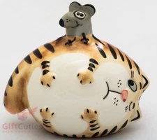 Porcelain Figurine of lazy Cat Kitty Kitten with mouse or small rat on top