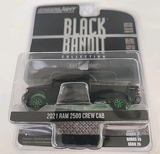 Greenlight Green Machine 2021 Ram 2500 Crew Cab Chase Black Bandit S/26 1:64