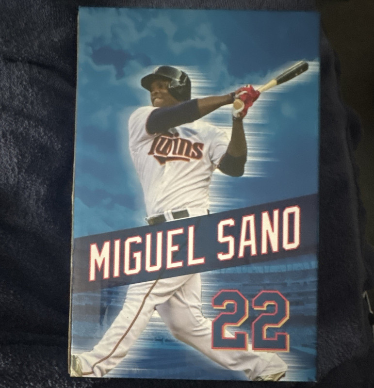 State Farm Miguel Sano Minnesota Twins #22 Baseball Bobblehead w/ Accessory