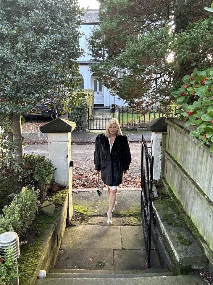 VINTAGE Black Mink Fur Coat UK 10 Grosvenor at Harrods Short Lined Pockets - Image 4 of 4