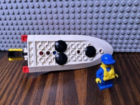 LEGO City: 4641 Speedboat 100% Complete with minifig