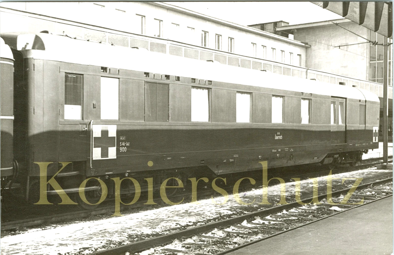 Foto - ÖBB S4ü-Laz 900 Lazarettwagen in Wien Westbhf 1960 - Bild 1 von 1