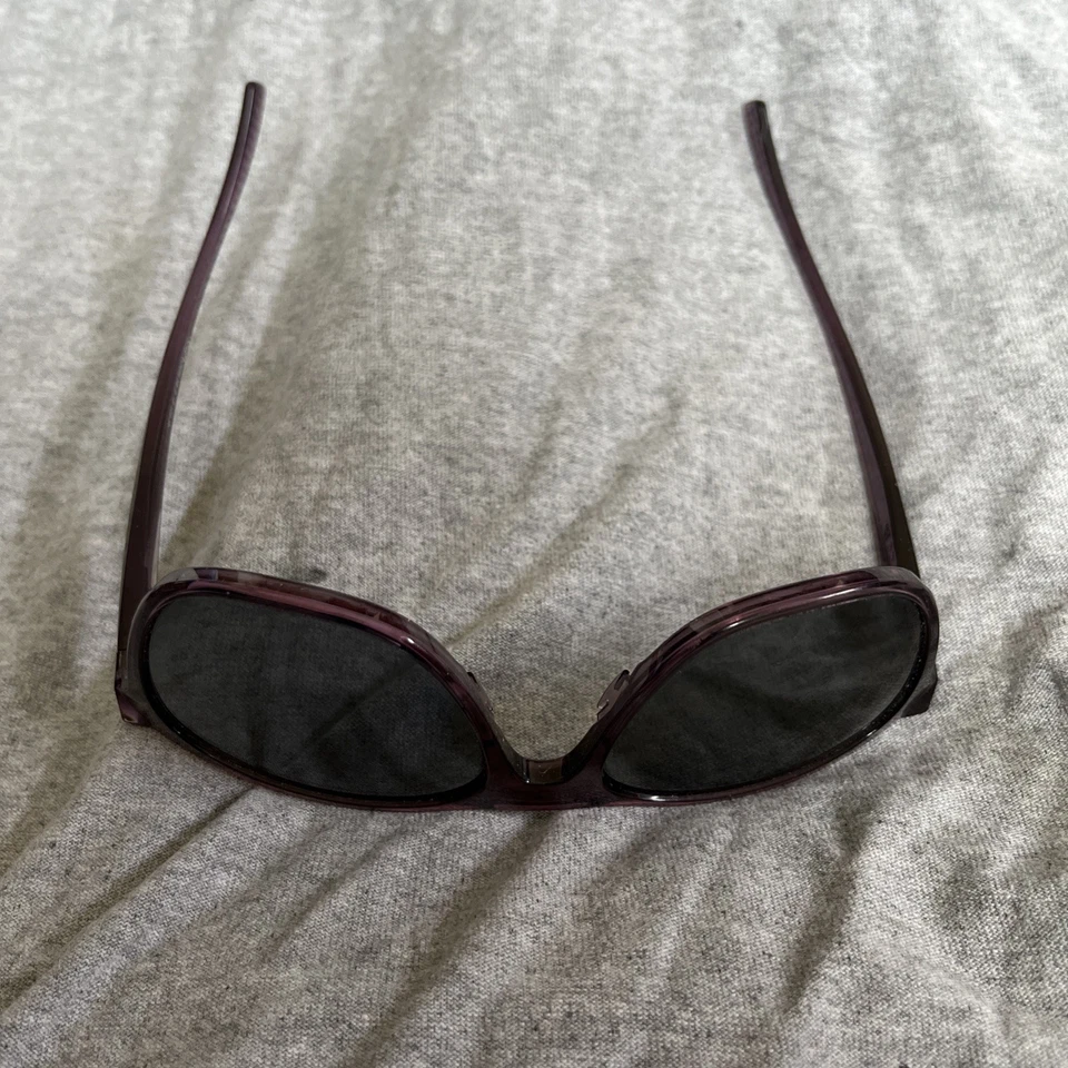 GAFAS DE SOL OAKLEY LEADLINE TRANSPARENTES ÍNDIGO BORGOÑA PRIZM NEGRAS OO9473-0656 Foto 2 de 4