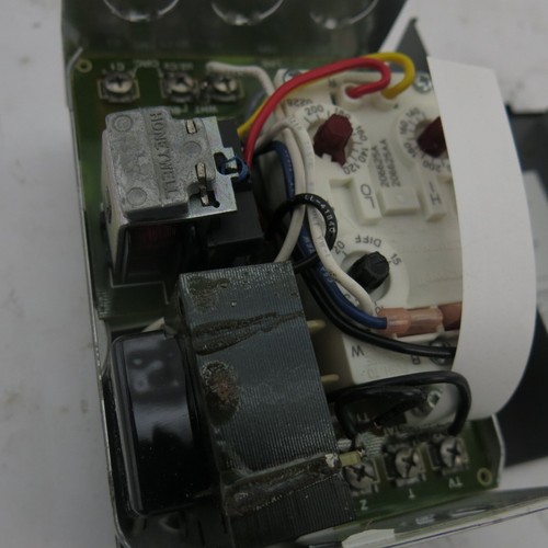 Honeywell Triple Aquastat Relay Thermostat Burner Control L8124L1011 - Picture 9 of 9