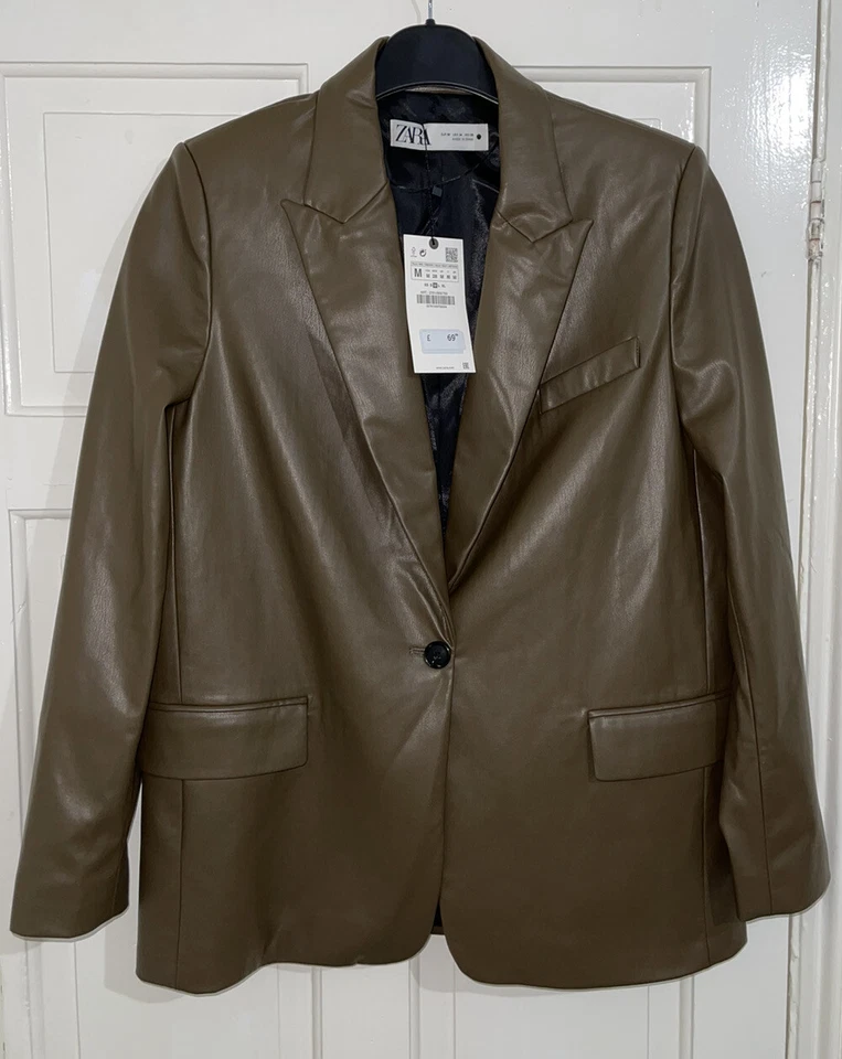 CHAQUETA BLAZER ZARA MARRÓN IMITACIÓN CUERO CON HOMBRERAS, BOLSILLOS TALLA M NUEVA CON ETIQUETAS Foto 3 de 4